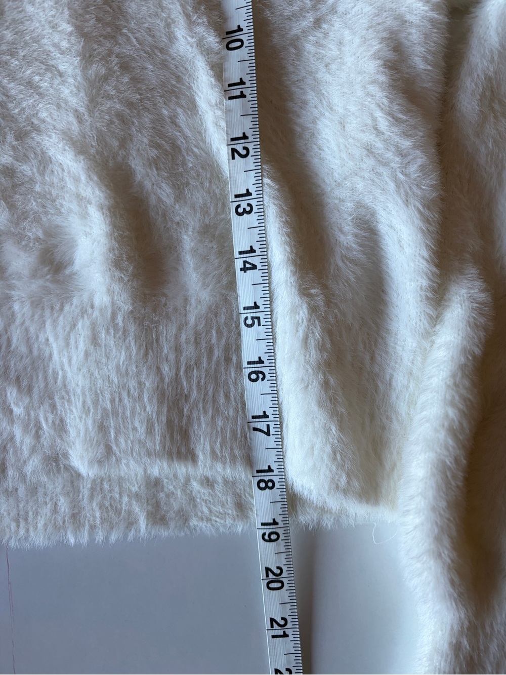 Aritzia Sunday Best medium White Fuzzy Crew Neck long Sleeve Kitten Sweater - Picture 4 of 8